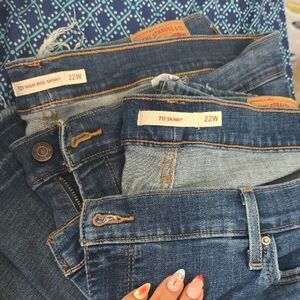 2 Pairs Of Levi's Women's Skinny Jeans in Dark Blue Denim